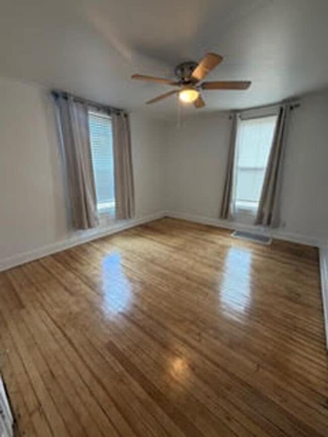 Building Photo - 721 Hillside St