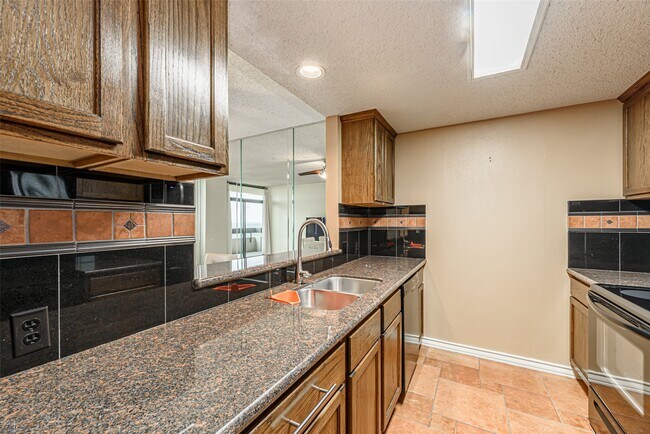 Building Photo - 14655 Champion Forest Dr Dr