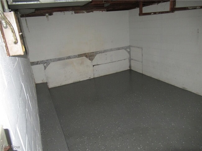 Building Photo - 118 W Glendale St