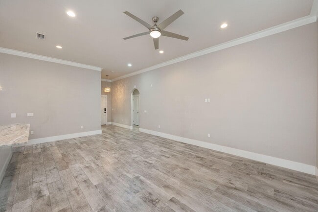 Building Photo - 518 Sibert Ave