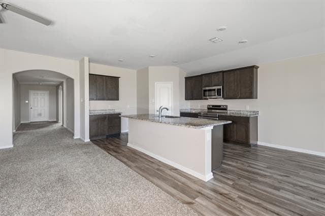 Building Photo - 627 Aqueduct Dr