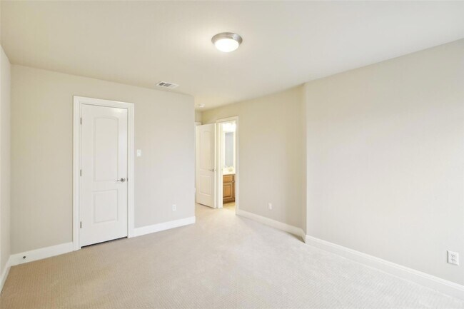 Building Photo - 10504 Prezia Dr