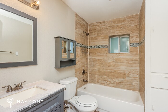 Building Photo - 1113 Westmoreland Dr