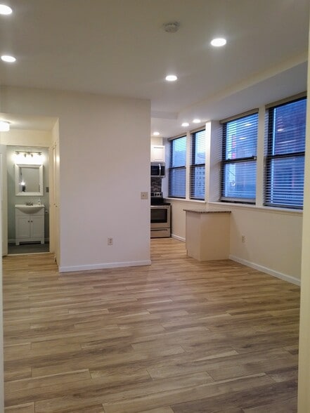 Living Room Kitchen Open Floor Plan - 111 Mulberry St