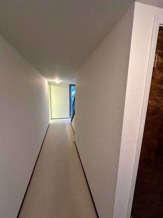 Building Photo - Expansive House in the Monclair Village, Q...
