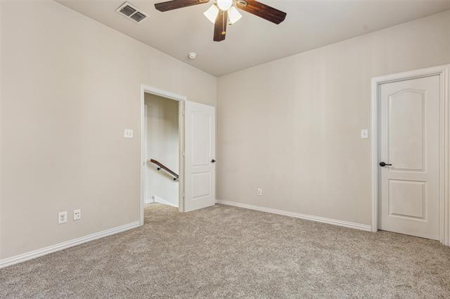 Building Photo - 1924 Lantana Ln