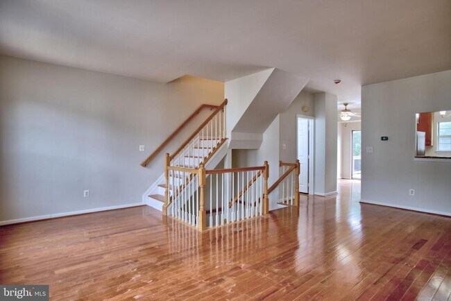 Building Photo - 6285 Clay Pipe Ct