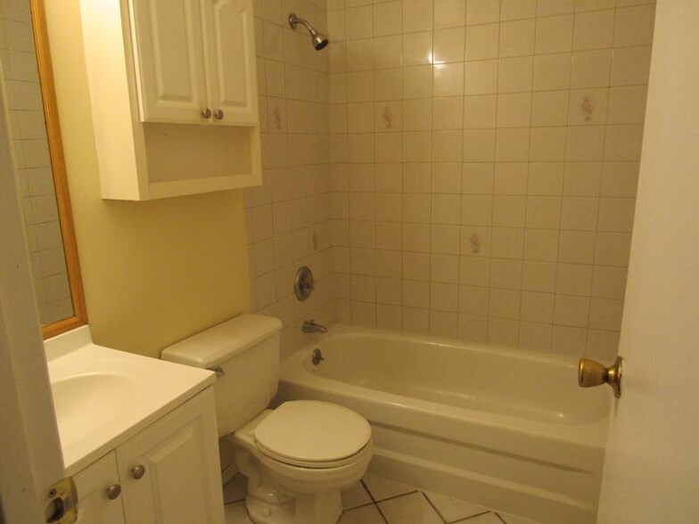 Building Photo - 0 Tree Hollow Ln