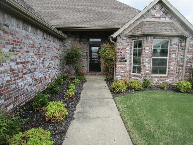 Building Photo - 4200 SW Rhinestone Blvd