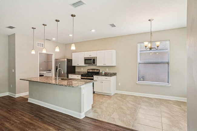 Floorplan - Eleven Oaks