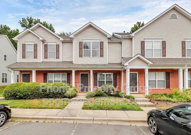Building Photo - 3055 Golden Dale Ln