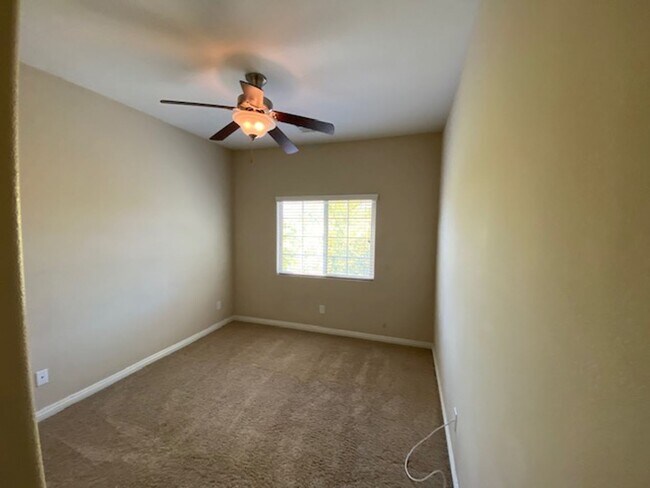 Building Photo - Henderson 3 Bedroom Single Family Home!