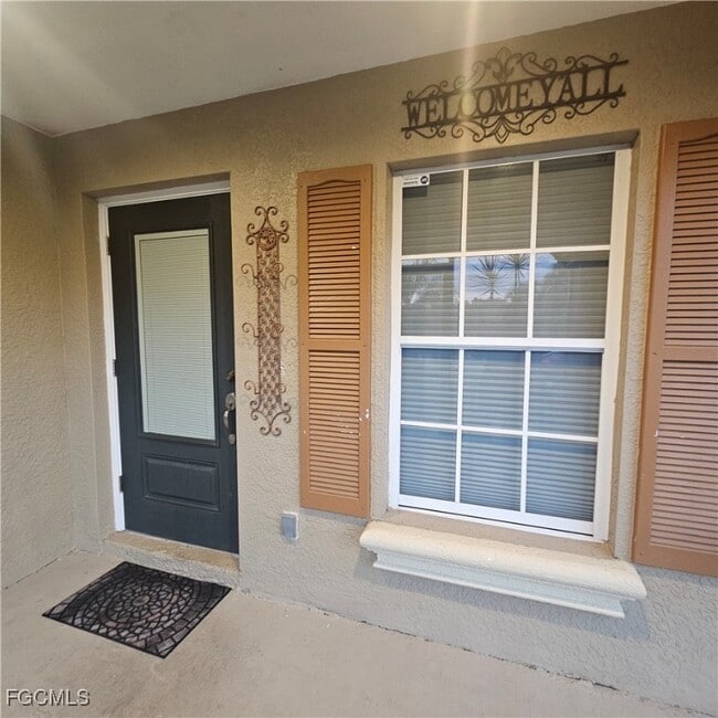 Building Photo - 842 Da Vinci Ave S