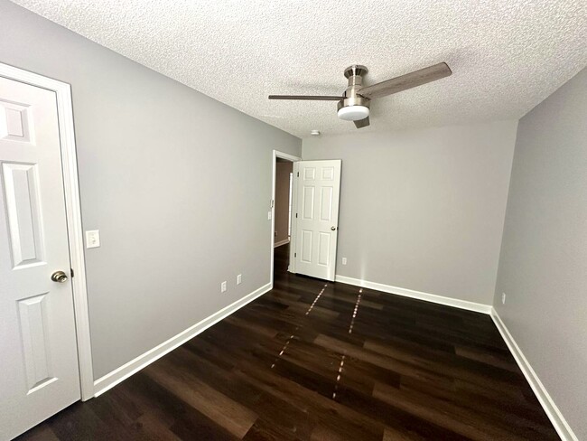 Building Photo - 1686 Sandpiper Dr