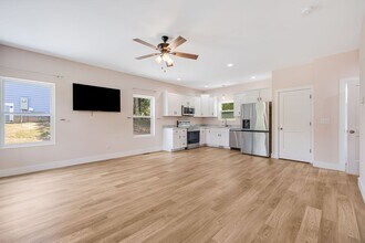 Building Photo - Elevated Eco-Friendly 2-Bedroom Home in Sw...