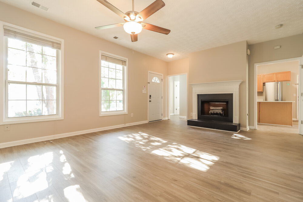 Building Photo - 108 Ancient Oaks Way