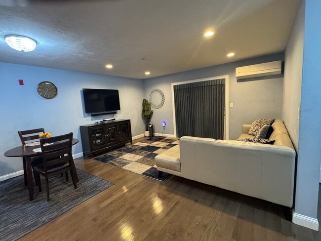 Building Photo - 26 Sugar Maple Ln