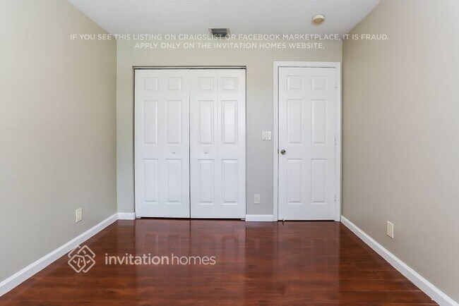 Building Photo - 10642 NW 1st Ct