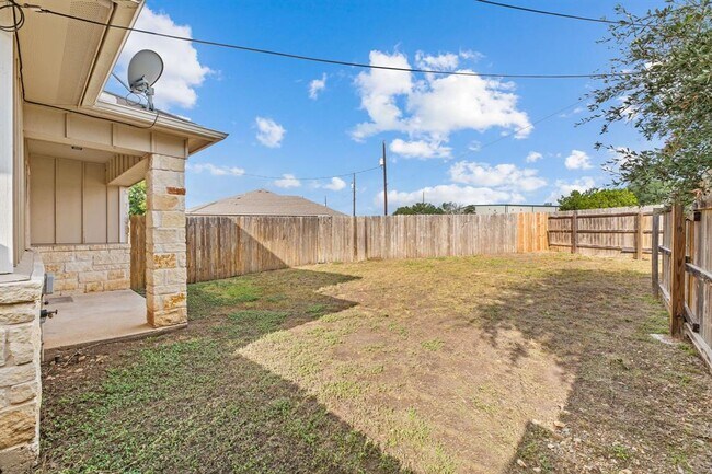 Building Photo - 412 Carl Shipp Dr