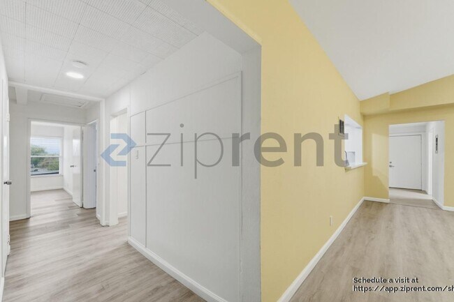 Building Photo - 1967 Solano Way