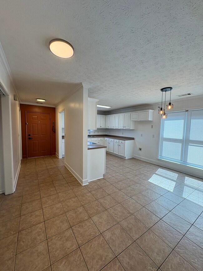 Building Photo - 143 Ridgeview Dr
