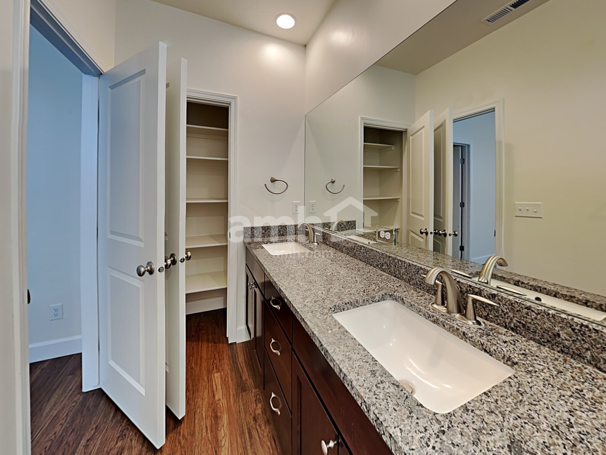 Building Photo - 426 E Sicily Dr