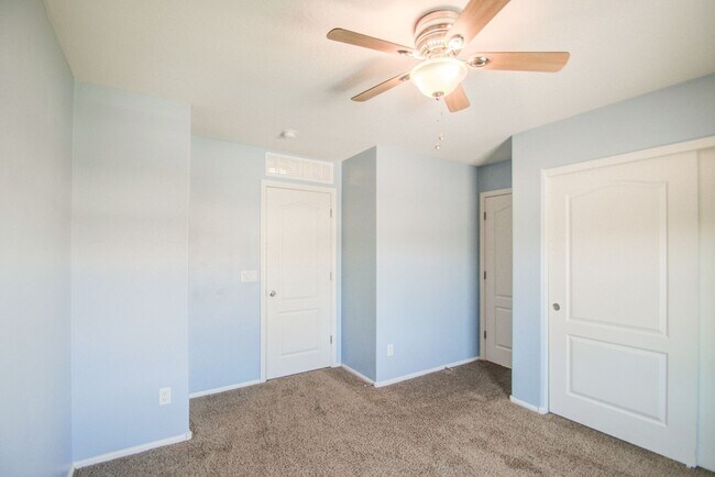 Building Photo - Stunning 3 bed plus Loft in Copper Ranch!