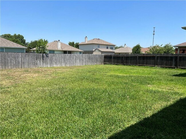 Building Photo - 309 Lone Star Blvd