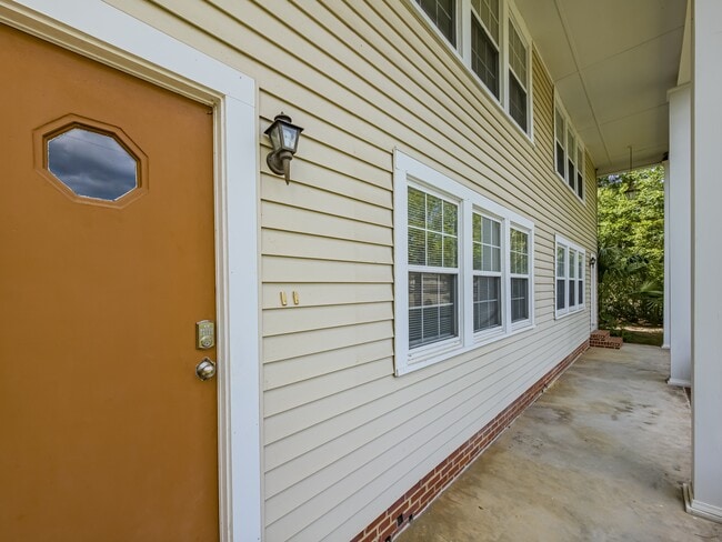 Building Photo - 1608 Central Ave