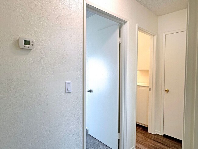 Building Photo - Unit 55 - RENT SPECIAL! 1 Bed 1 Bath Apartment Home in Anaheim, CA