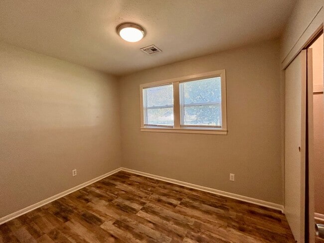 Building Photo - 3 Bedroom on S Glenn, Wichita KS!