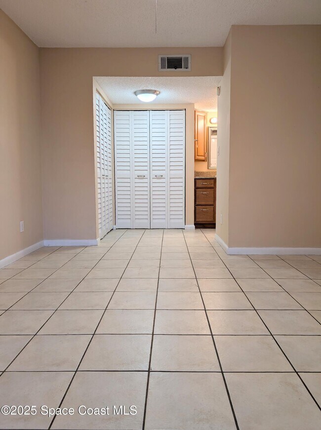 Building Photo - 1601 Sunny Brook Ln