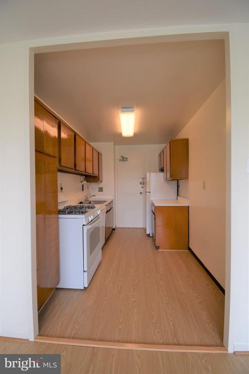 Building Photo - 6641 Wakefield Dr