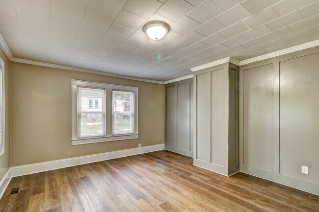 Building Photo - 207 Ramsey St