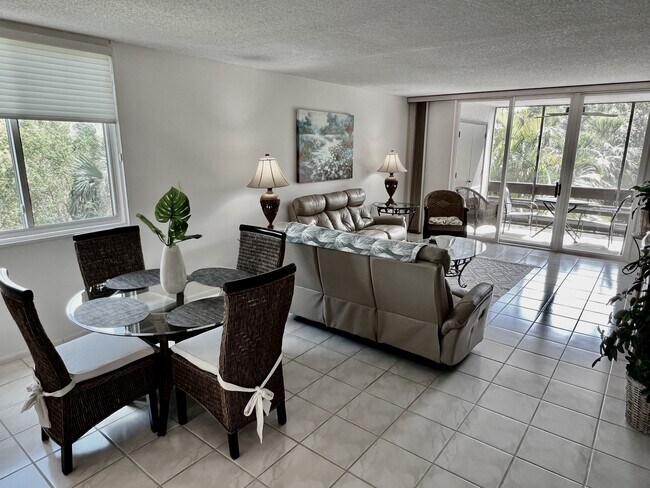 Living Room & Dining - 843 Bayport Way