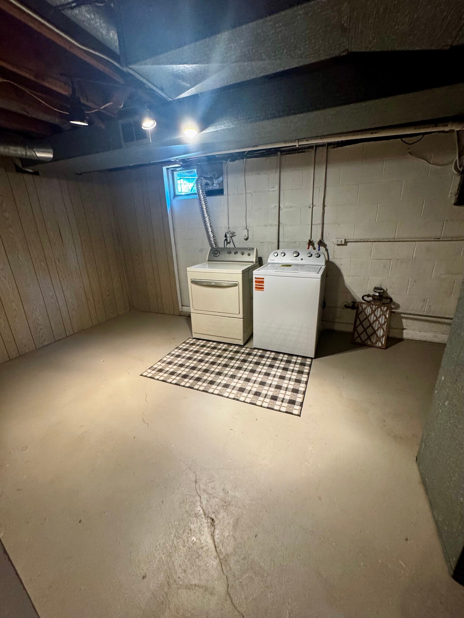 Laundry Room - 45 Whites Plz