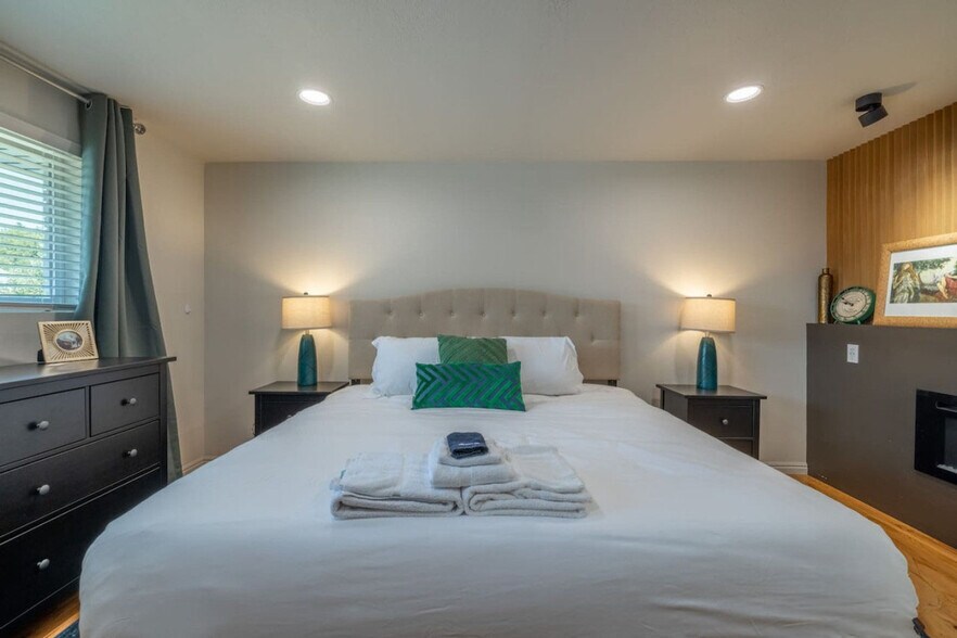 Building Photo - 9164 Coppercreek Cir