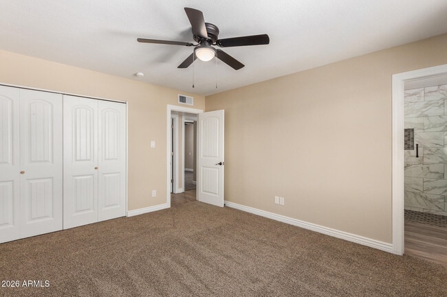 Building Photo - 1102 E Alameda Dr