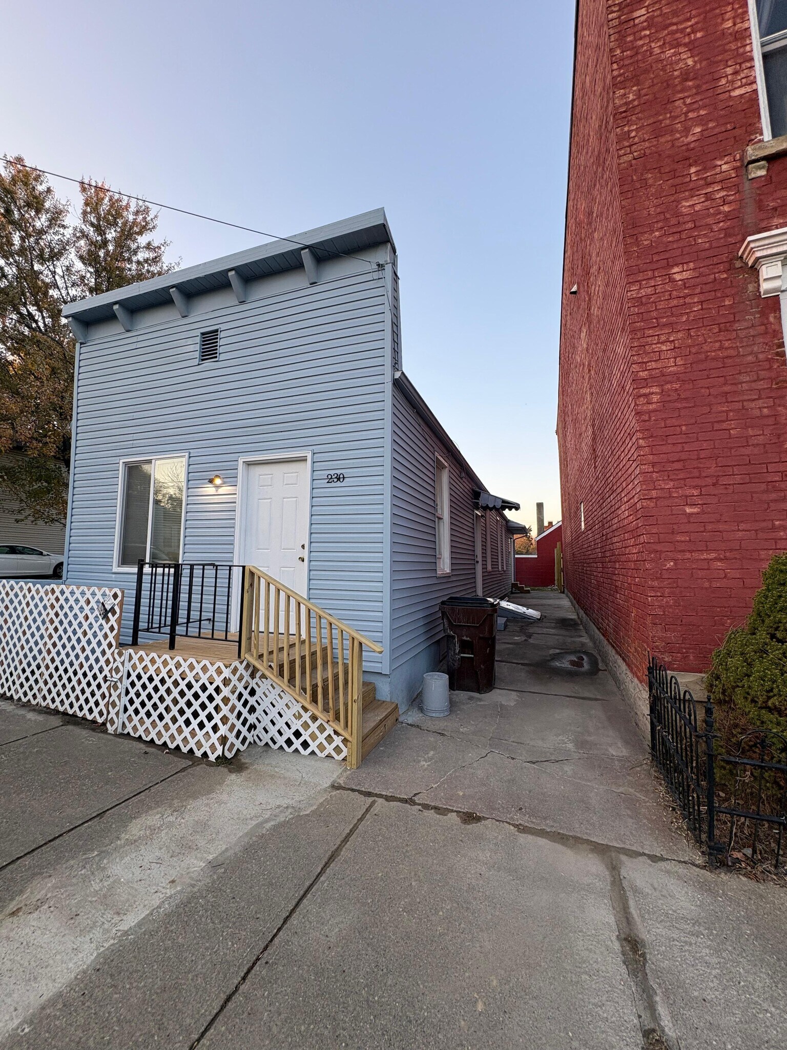 Building Photo - 230 E 10th St