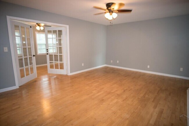 Building Photo - 204 Triumph Dr NW