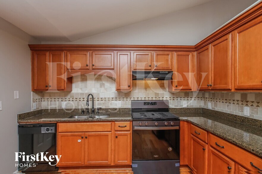 Building Photo - 441 Bakers Bridge Cir