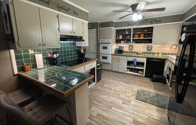 Building Photo - 00 Eva Rd