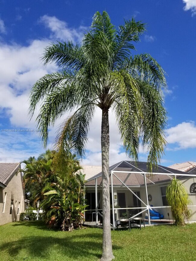 Building Photo - 900 Savannah Falls Dr