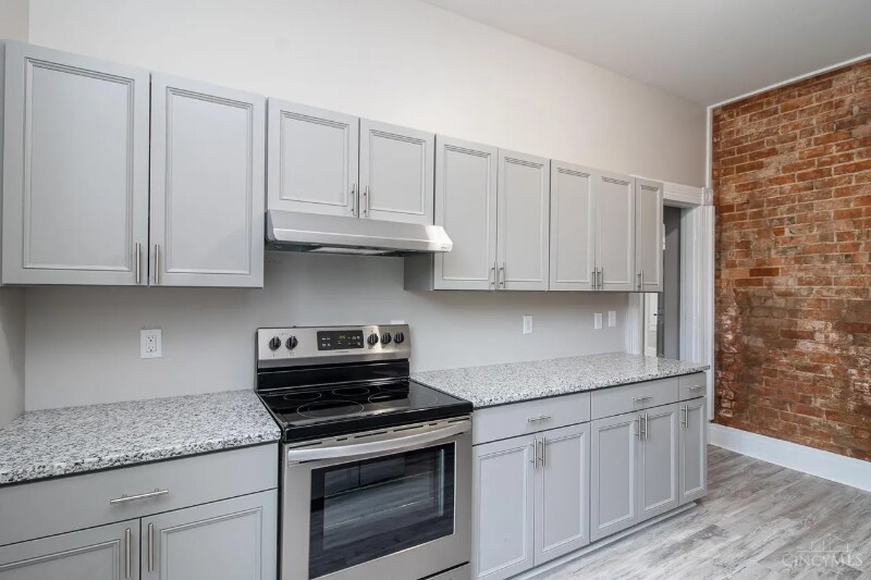 Building Photo - 723 Considine Ave