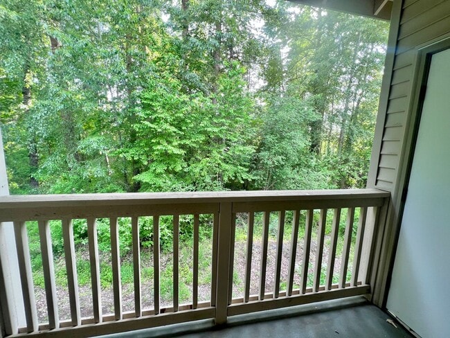 Building Photo - Spacious 2 Bedroom Sagebrook Townhome