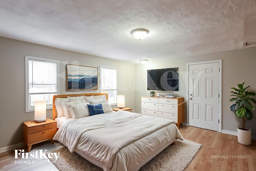 Building Photo - 4622 Karen Dr