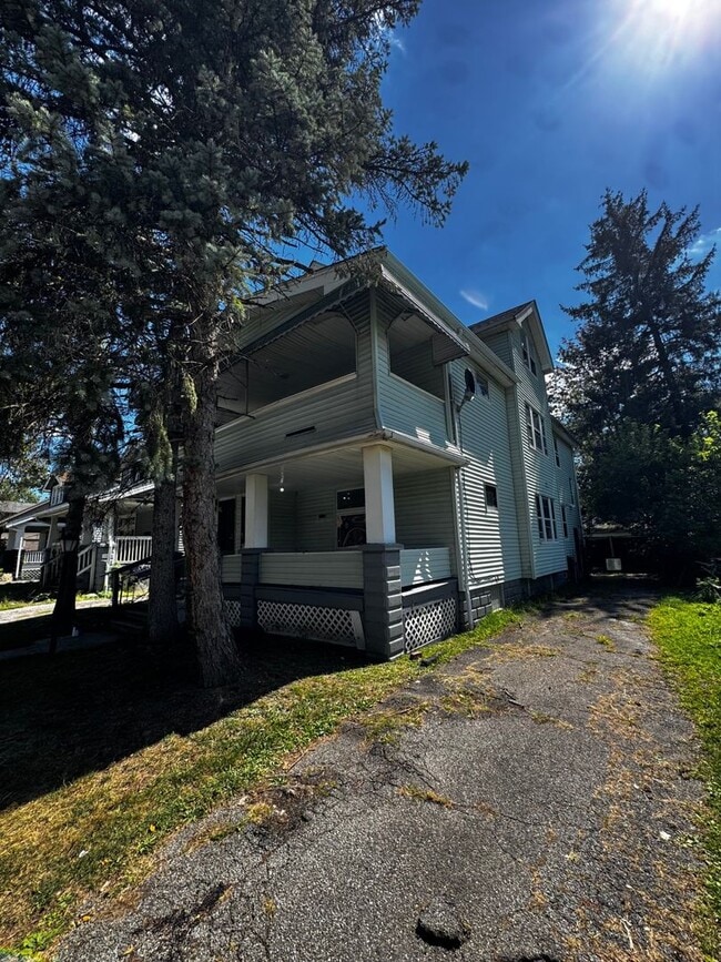 Building Photo - 11222 Revere Ave