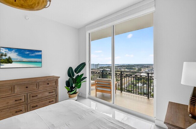 Building Photo - 550 Okeechobee Blvd