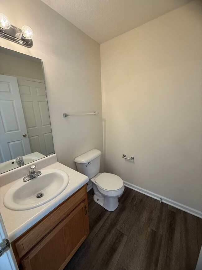 Building Photo - 2328 Settlers Ridge Ln