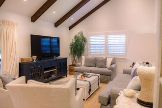 Building Photo - 488 N Driftwood Bay